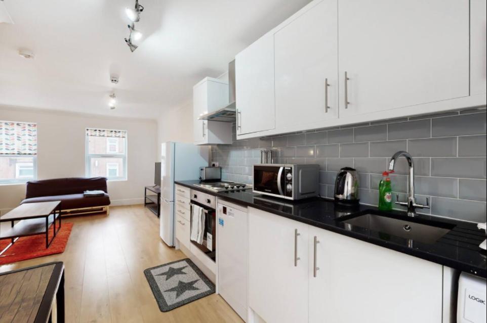 Modern Split Level 1 Bedroom Flat In Aldgate 伦敦 外观 照片